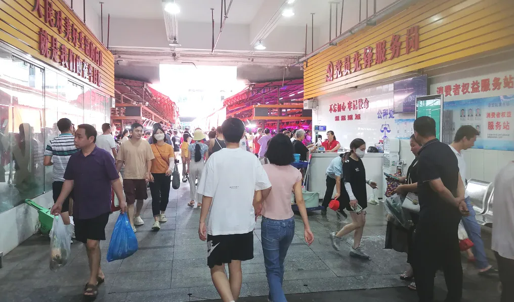 买卖易走进宝安农批市场